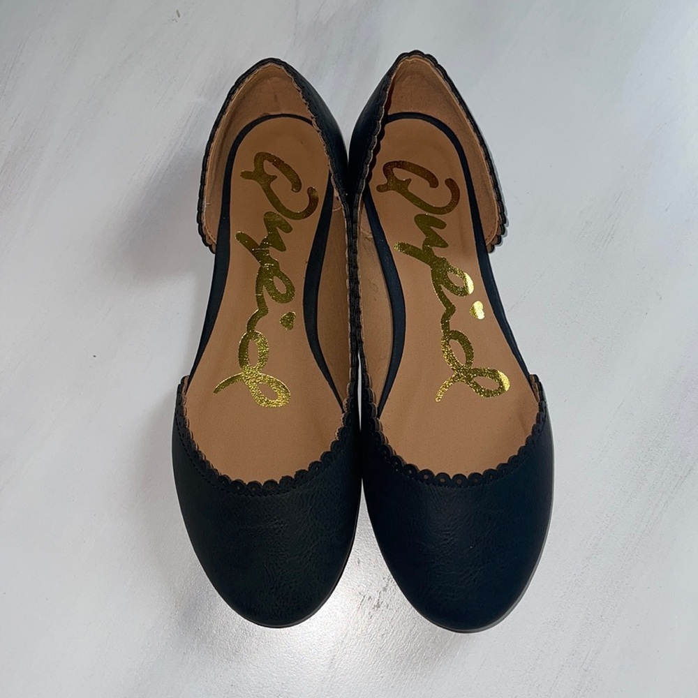 Qupid Black Scalloped Ballerina Flats size 6